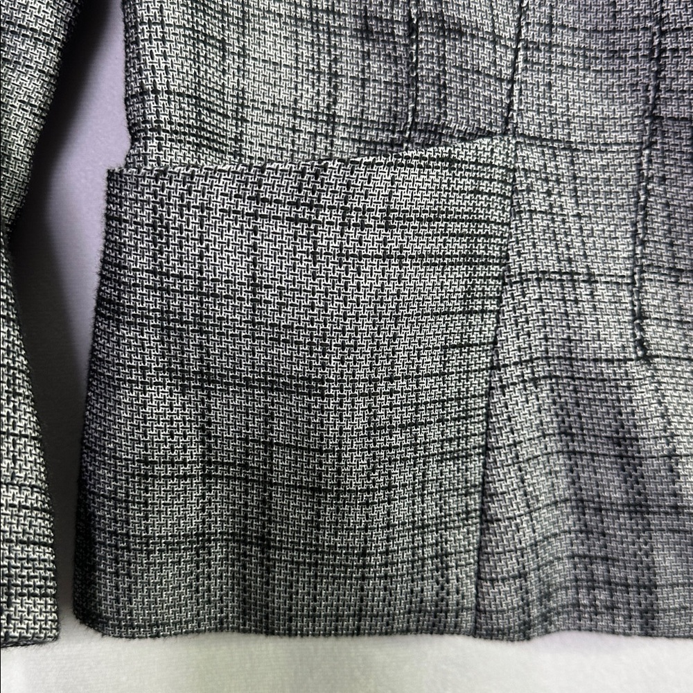 Tahari Tweed Jacket Gray Black Lined Full Zip Front 3/4 Sleeve Blazer - Picture 4 of 6